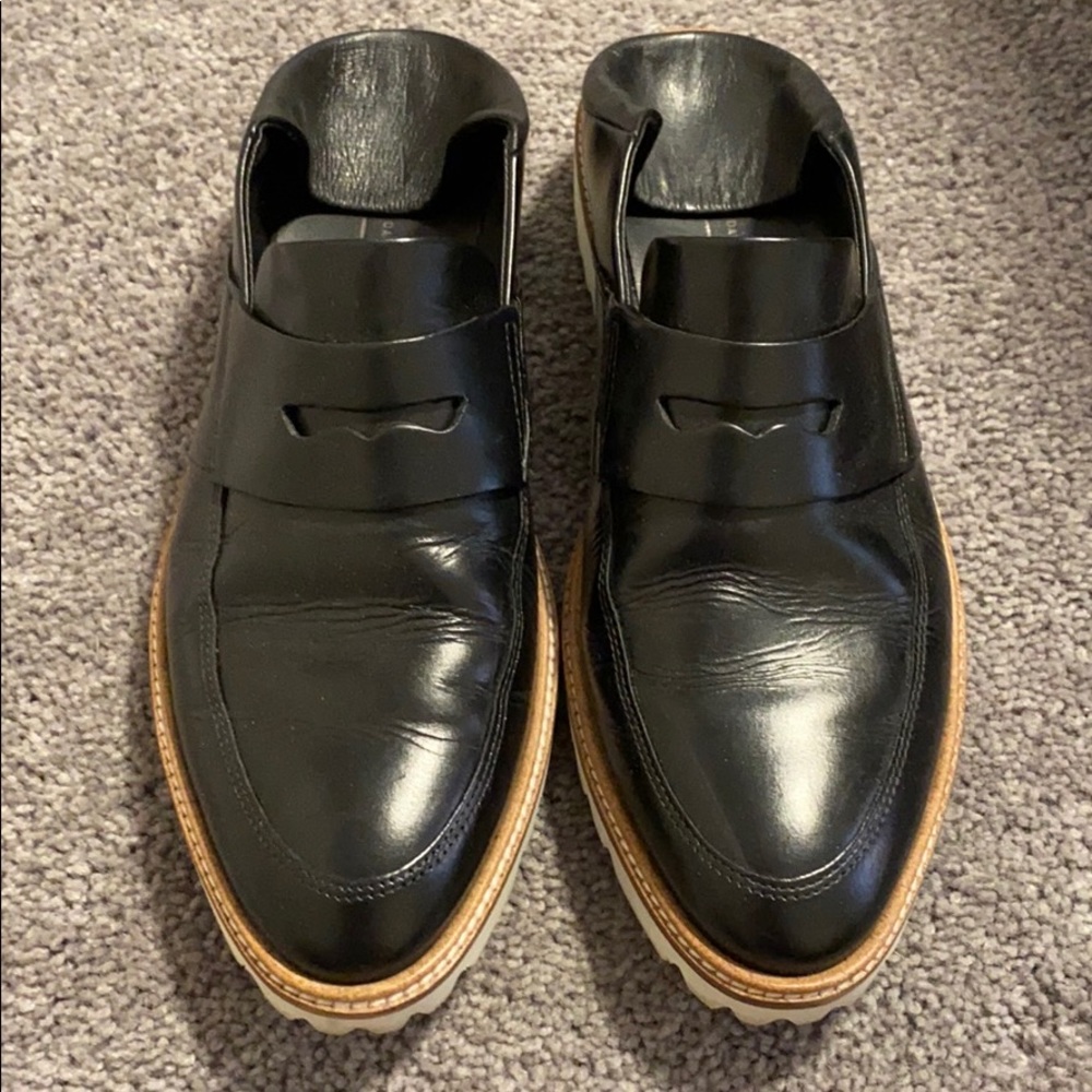 ECCO INCISE TAILORED SLIP-ON SIZE9